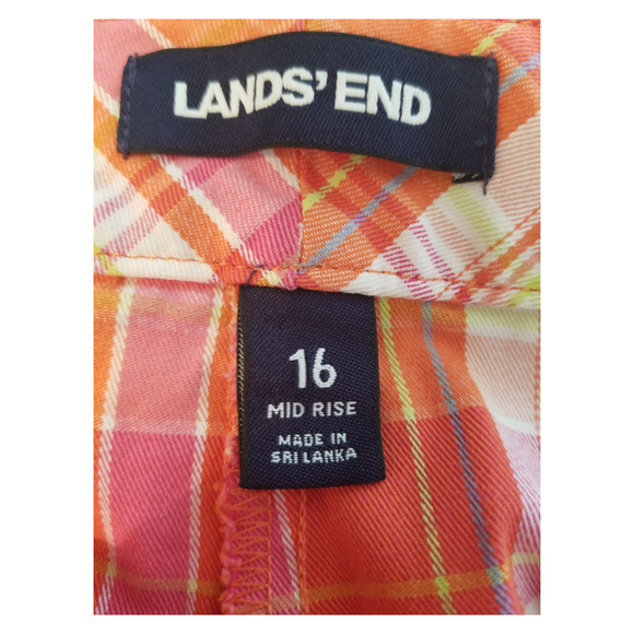 Land's End Women's Shorts White Red Plaid Size 16, Inseam 8 in, Length 18.5 in - Picture 4 of 8